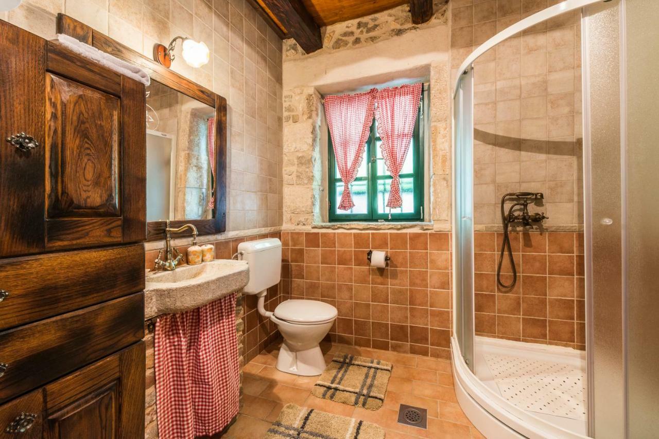 Villa Sisman Donji Zemunik Buitenkant foto